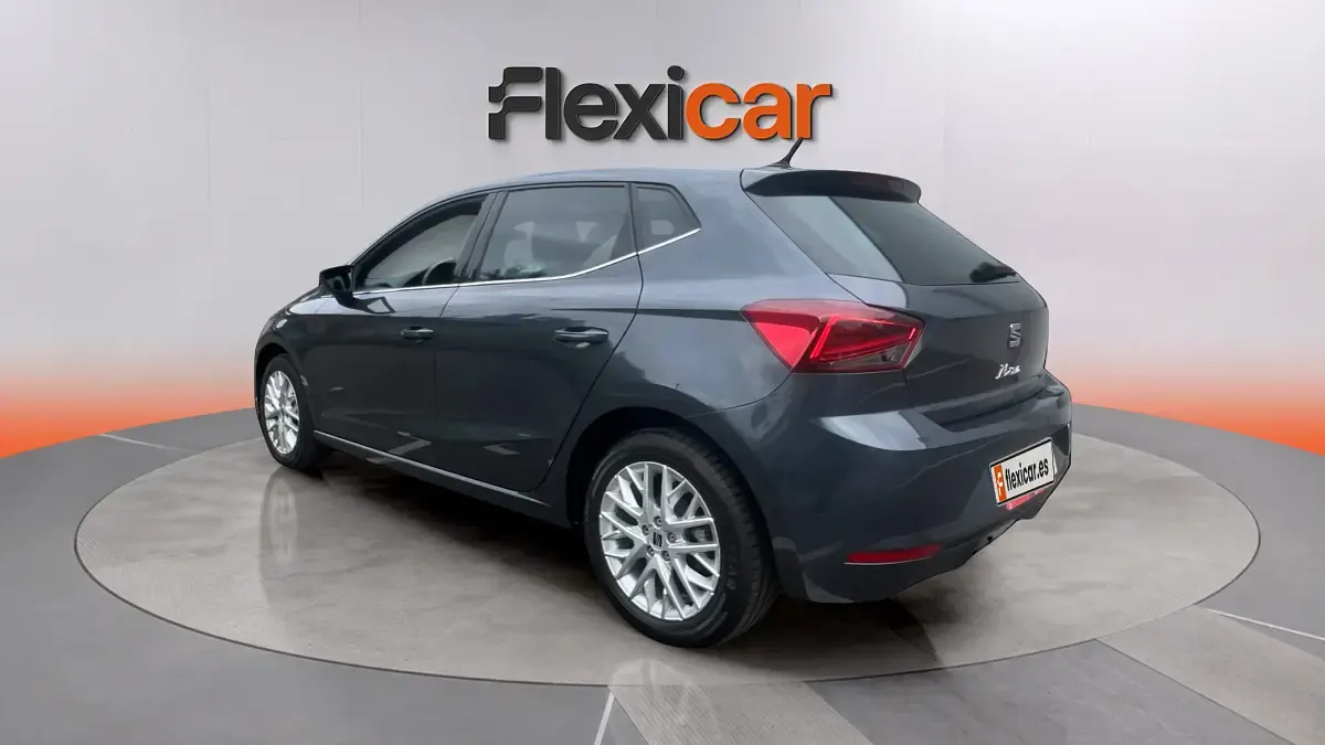 Usado Seat Ibiza XCELLENCE 116 CV (85 kW) 2024 Gris Utilitario