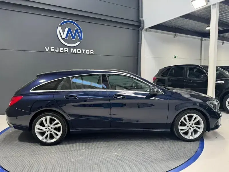Usado Mercedes CLA220 170 CV (125 kW) 2018 Azul Coupe