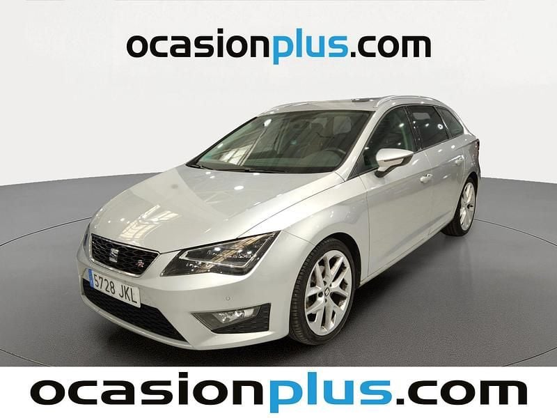 Usado Seat Leon FR 150 CV (110 kW) 2015 Gris plata Monovolumen