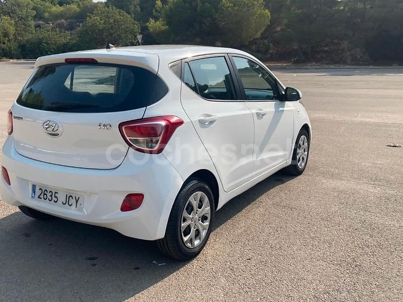 Usado Hyundai i10 66 CV (48 kW) 2015 Blanco Utilitario