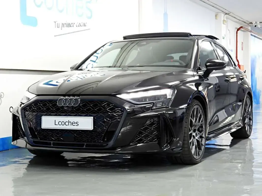 Usado Audi RS3 Sportback 400 CV (294 kW) 2025 Negro Utilitario