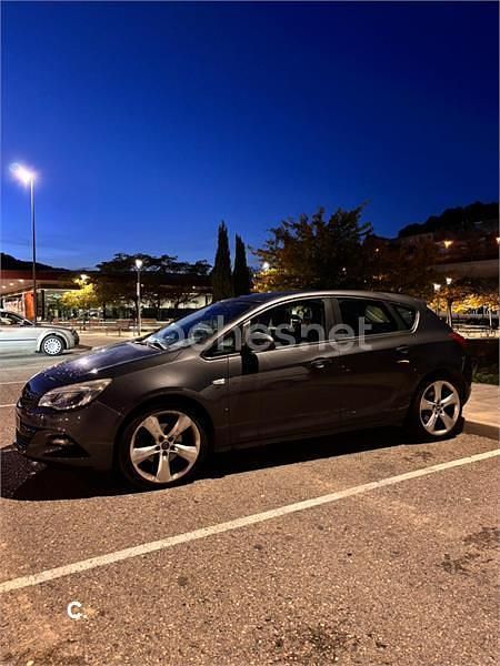 Negro Usado 2012 Opel Astra Selective Berlina | 6400 € (Precio justo) - Imagen 1/4