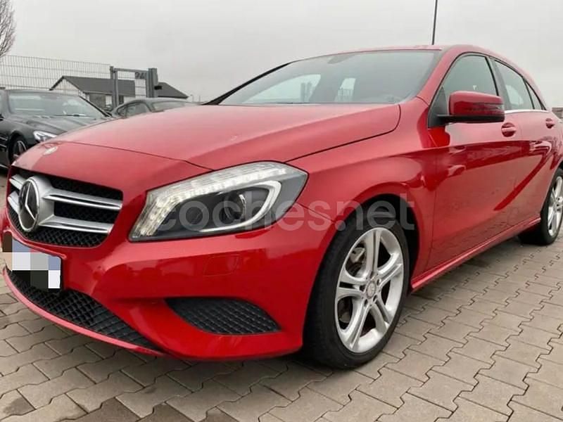 Rojo Usado 2013 Mercedes A180 Urban Berlina | 12.990 € (Precio justo) - Imagen 1/4