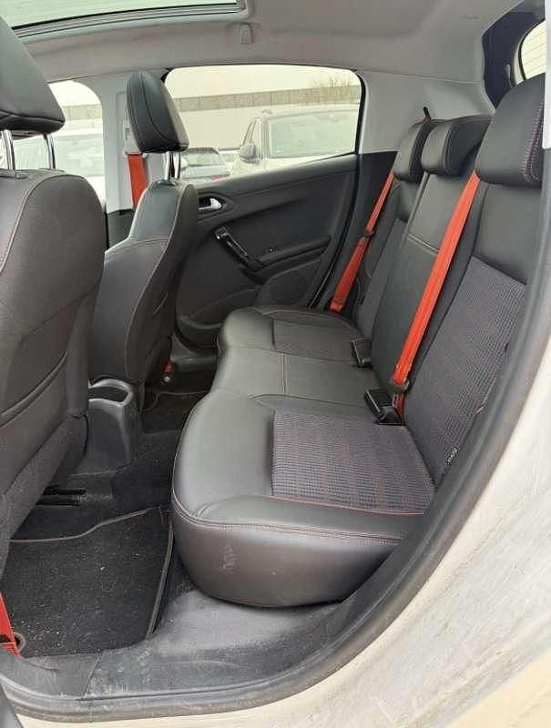 Usado Peugeot 208 Roland Garros 99 CV (72 kW) 2017 Gris Utilitario