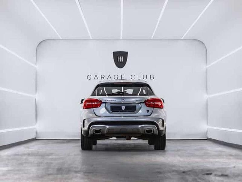 Usado Mercedes GLA220 AMG line 177 CV (130 kW) 2016 Plateado SUV