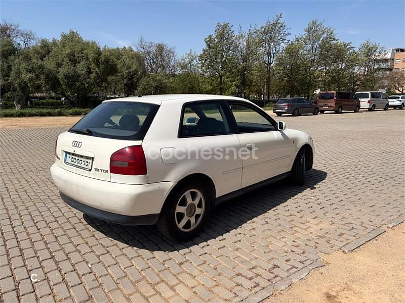 Używany Audi A3 Ambiente 110 KM (80 kW) 1999 Biały Hatchback