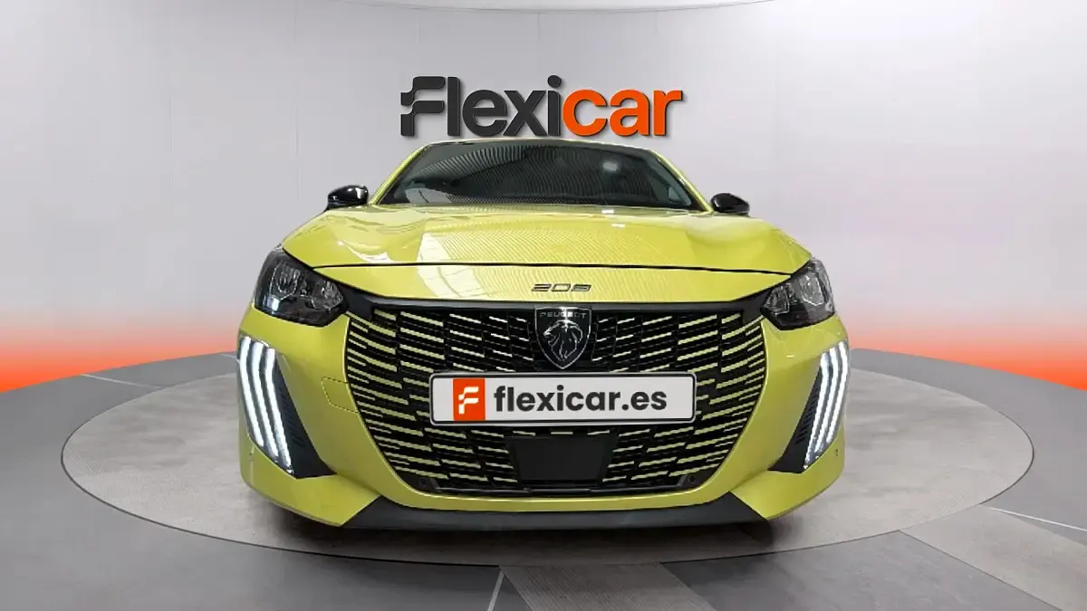 Usado Peugeot 208 Allure 101 CV (74 kW) 2025 Verde Utilitario