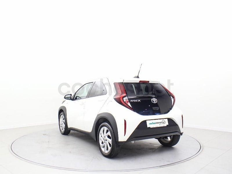 Usado Toyota Aygo X Play 72 CV (52 kW) 2025 Blanco SUV