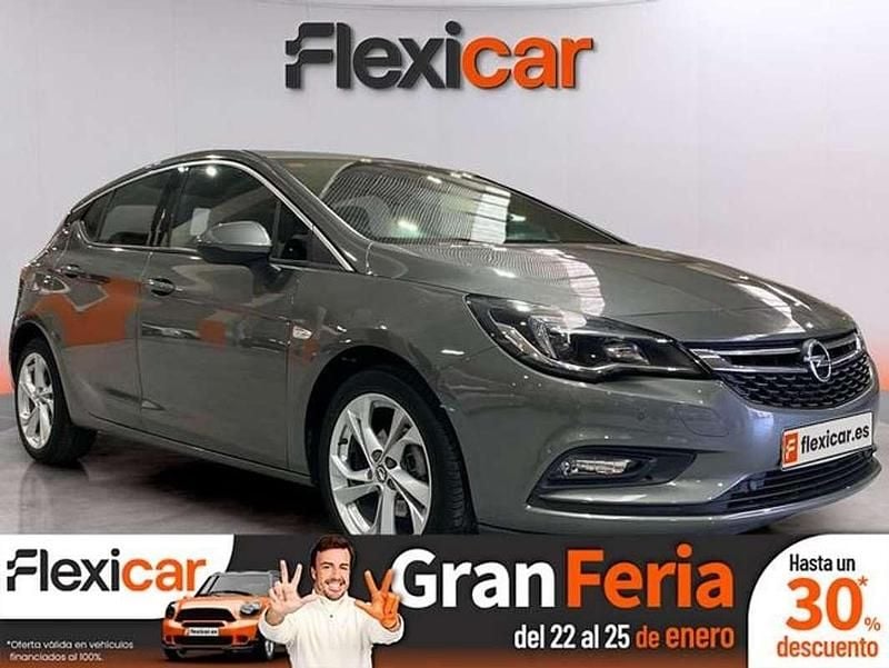 Gris Usado 2016 Opel Astra Dynamic Utilitario | 9490 € (Precio justo) - Imagen 1/4
