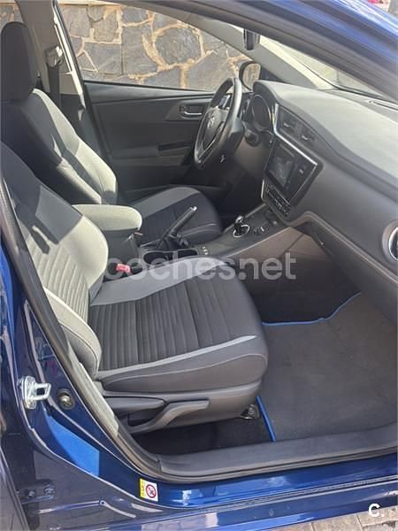 Azul Usado 2016 Toyota Auris Hybrid Active Berlina | 13.999 € (Precio justo) - Imagen 1/4