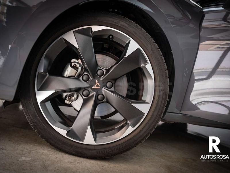 Usado Cupra Leon 150 CV (110 kW) 2024 Gris / plata Berlina