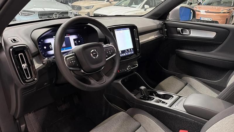Ny Volvo XC40 Core 197 HK (144 kW) 2025 SUV