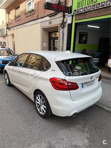 Usado BMW 225 Active Tourer iPerformance 224 CV (164 kW) 2018 Blanco Monovolumen