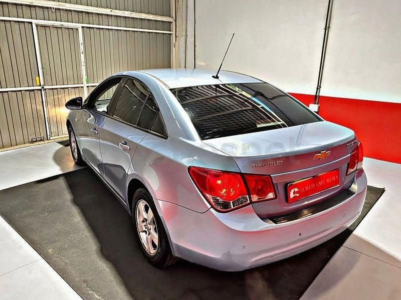 Usado Chevrolet Cruze 113 CV (83 kW) 2010 Azul Berlina