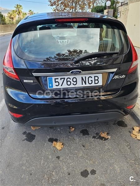 Negro Usado 2012 Ford Fiesta Berlina | 4500 € (Caro) - Imagen 1/4