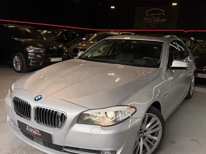 Usado BMW 535 Comfort Edition 306 CV (225 kW) 2010 Gris / plata Berlina