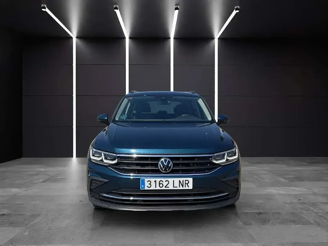 Usado VW Tiguan Life 150 CV (110 kW) 2021 Azul SUV
