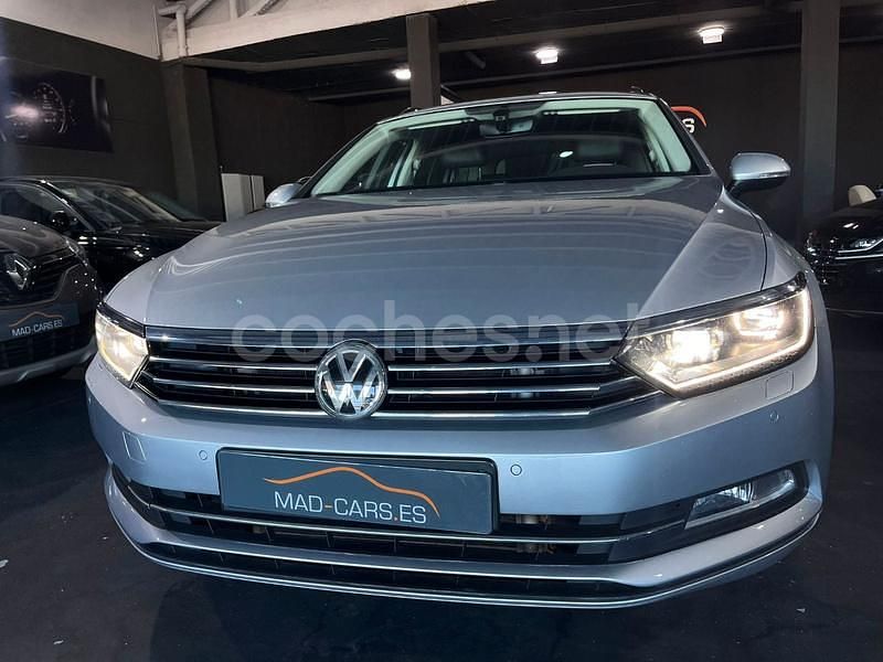 Usado VW Passat Executive 120 CV (88 kW) 2019 Gris / plata Familiar