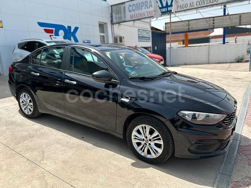 Usado Fiat Tipo Lounge 120 CV (88 kW) 2018 Negro Berlina