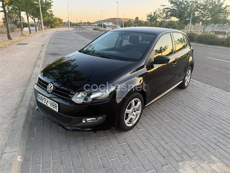 Usado VW Polo Advance 90 CV (66 kW) 2012 Negro Utilitario