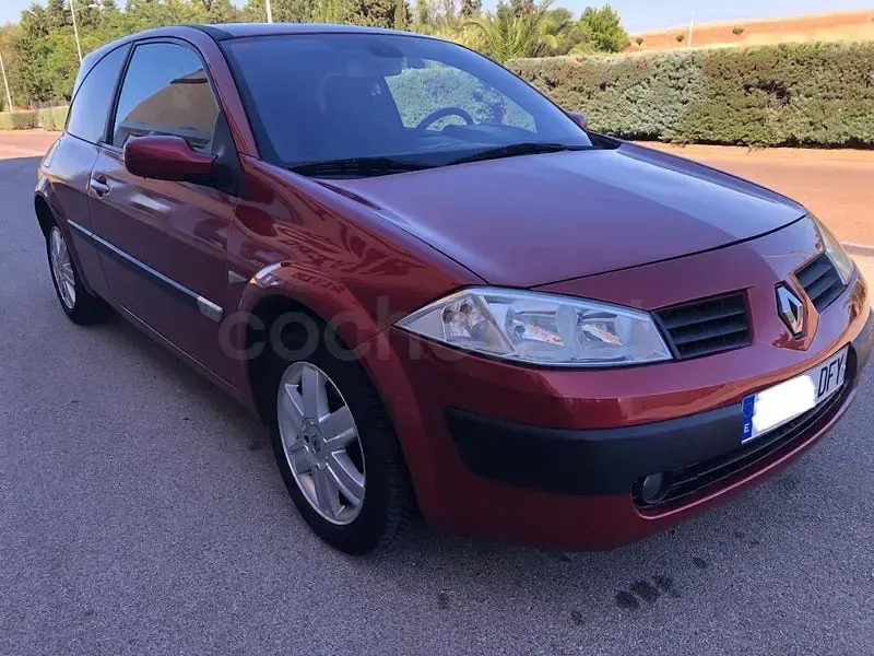 Usado Renault Mégane Authentique 120 CV (88 kW) 2005 Granate Berlina