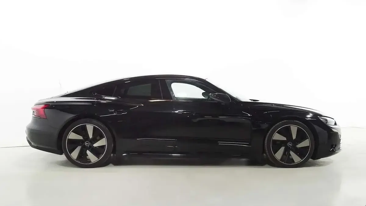 Usado Audi e-tron GT quattro Premium 350 kW (476 CV) 2022 Negro Berlina
