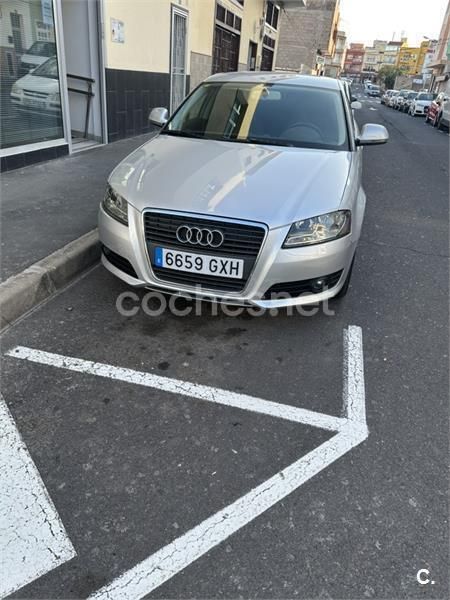 Gris / plata Usado 2010 Audi A3 Sportback Ambiente Berlina | 7000 € (Precio justo) - Imagen 1/4