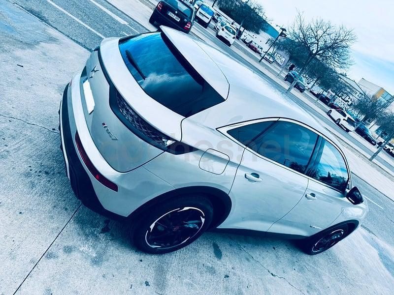 Usado DS Automobiles DS7 Crossback 130 CV (95 kW) 2022 Gris / plata SUV