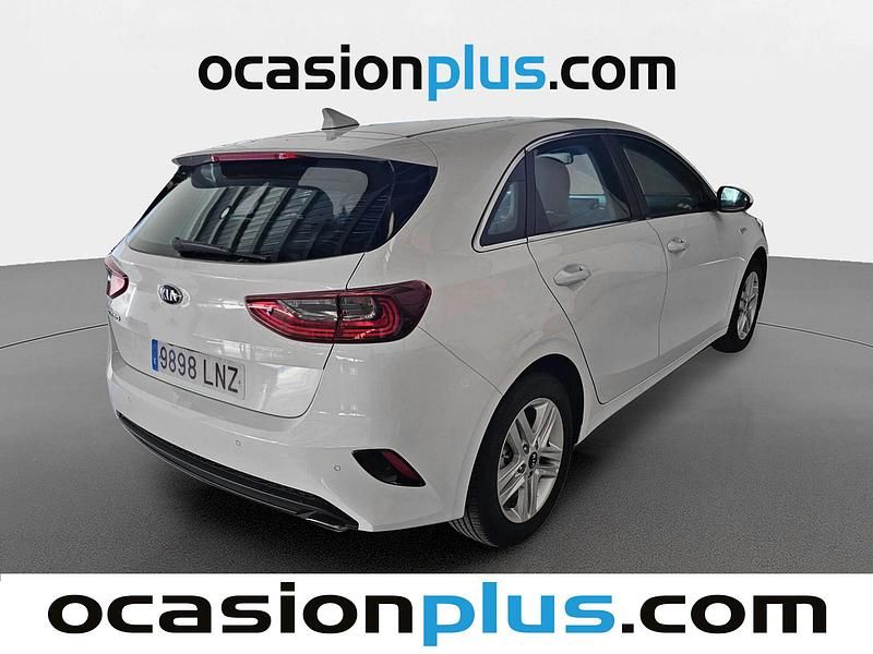 Usado Kia Ceed 100 CV (73 kW) 2021 Blanco Utilitario