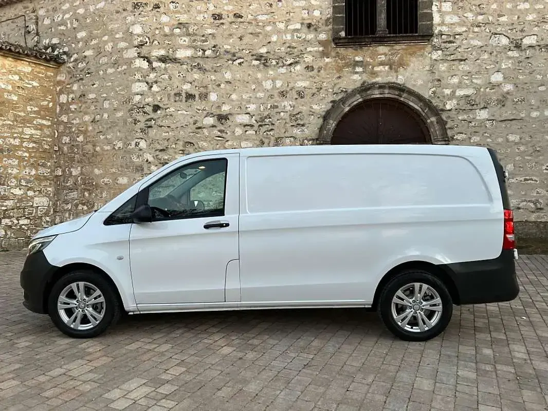 Usado Mercedes Vito 163 CV (119 kW) 2021 Blanco Van