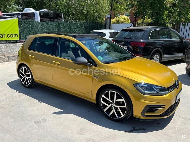 Usado VW Golf VII Sport 150 CV (110 kW) 2018 Amarillo Berlina