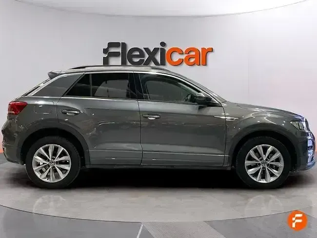 Usado VW T-Roc Advance 110 CV (80 kW) 2022 Gris SUV