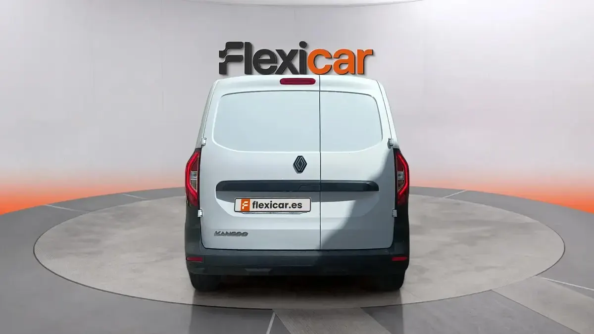 Usado Renault Kangoo 95 CV (69 kW) 2024 Blanco Monovolumen