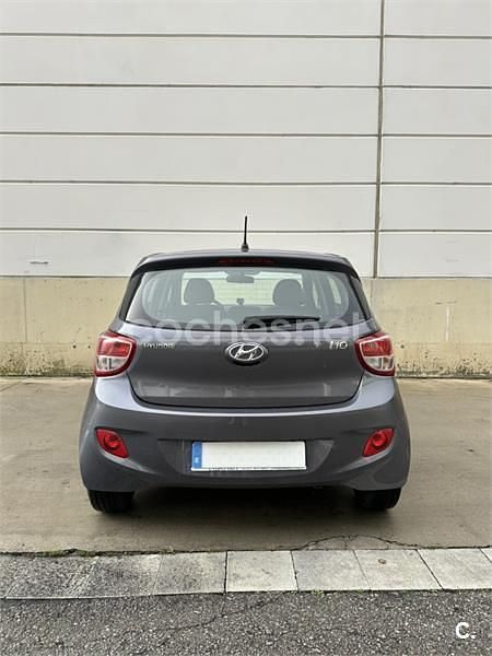 Usado Hyundai i10 66 CV (48 kW) 2015 Negro Utilitario