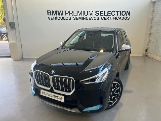 Negro Usado 2023 BMW iX1 Luxury Line SUV | 47.900 € (Precio justo) - Imagen 1/4