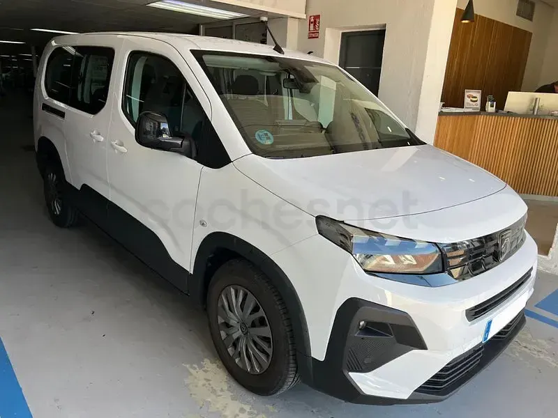 Usado Peugeot Rifter Allure 130 CV (95 kW) 2024 Blanco Monovolumen