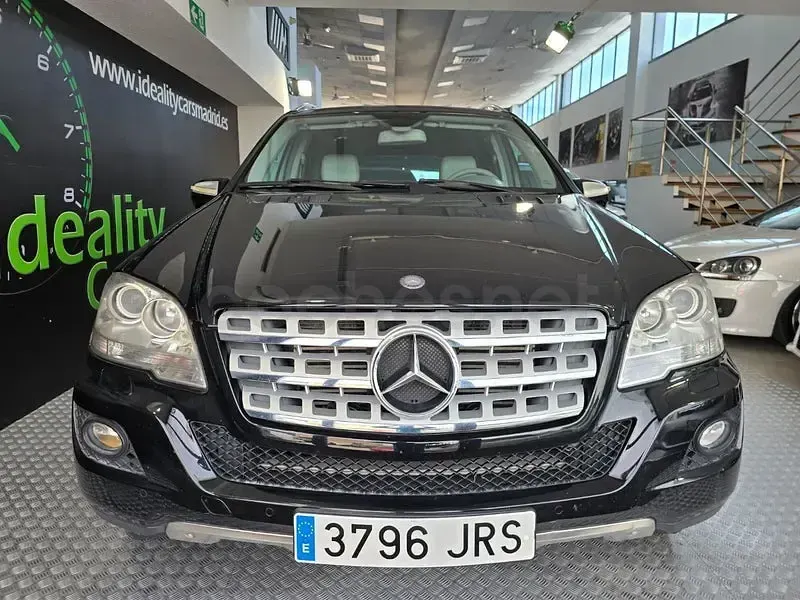 Usado Mercedes ML350 211 CV (155 kW) 2009 Negro SUV
