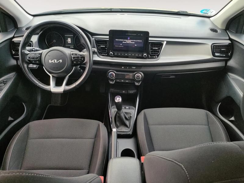 Usado Kia Rio 100 CV (73 kW) 2022 Gris/plata