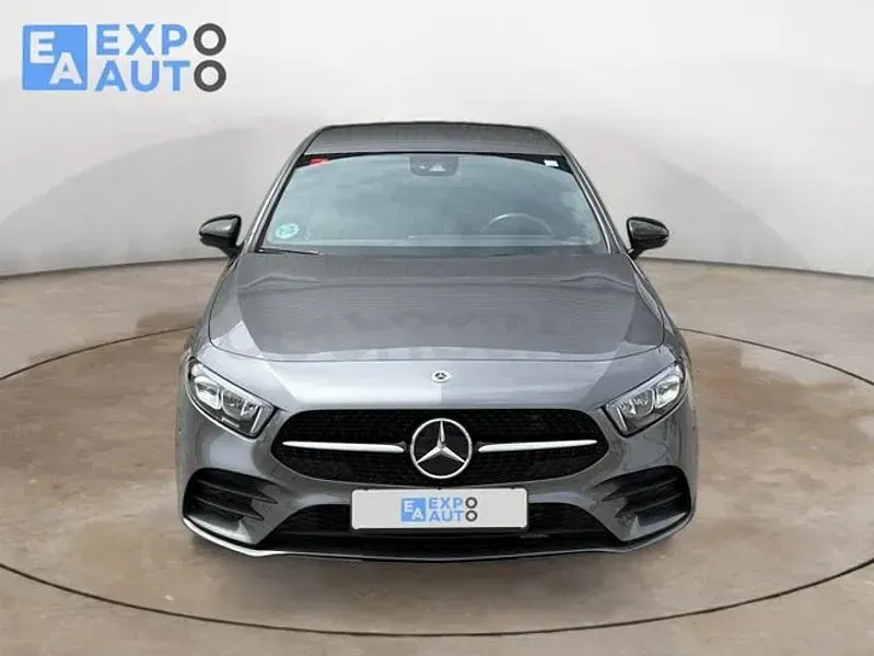 Usado Mercedes A180 116 CV (85 kW) 2021 Gris / plata Berlina