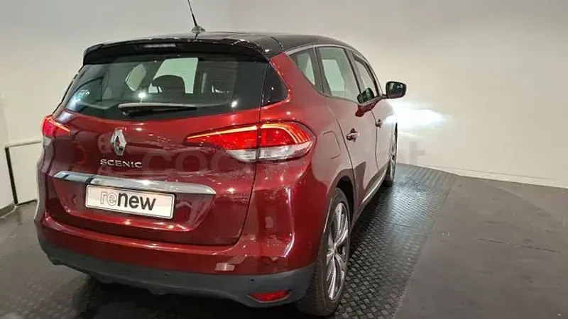 Usado Renault Scénic IV Zen 160 CV (117 kW) 2018 Rojo Monovolumen
