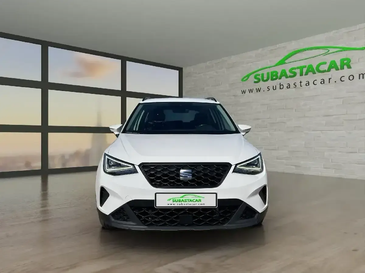 Usado Seat Arona 110 CV (80 kW) 2023 Blanco SUV