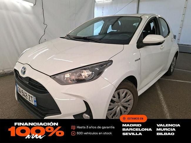 Usado Toyota Yaris Hybrid Business Edition 116 CV (85 kW) 2021 Blanco Berlina