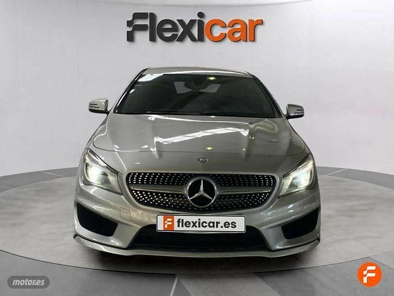 Usado Mercedes CLA220 Shooting Brake AMG line 177 CV (130 kW) 2016 Gris Familiar