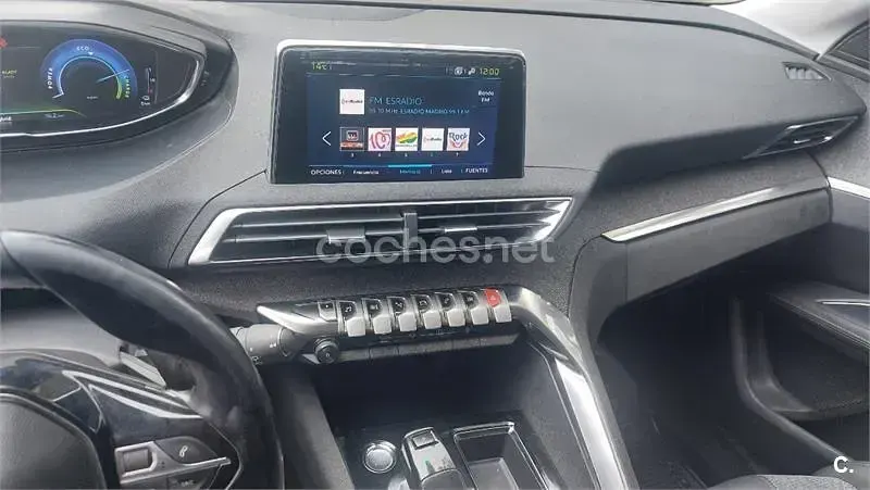 Usado Peugeot 3008 Allure 225 CV (165 kW) 2020 Azul SUV