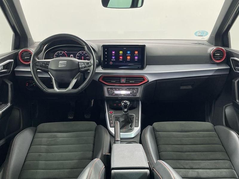 Usado Seat Arona FR 115 CV (84 kW) 2024 Gris SUV