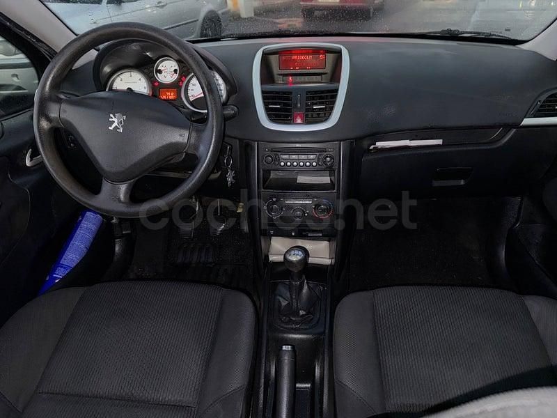 Usado Peugeot 207 90 CV (66 kW) 2010 Gris / plata Berlina