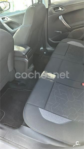 Usado Peugeot 2008 Style 110 CV (80 kW) 2018 Gris / plata SUV
