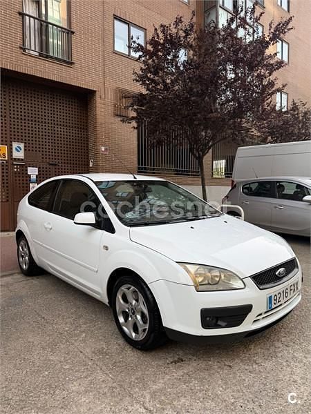 Usado Ford Focus Business Edition 90 CV (66 kW) 2007 Blanco Berlina