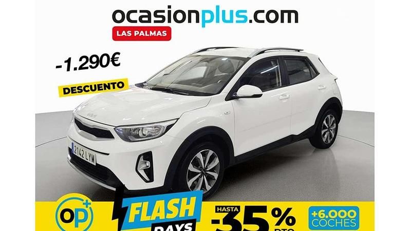 Usado Kia Stonic 101 CV (74 kW) 2022 Blanco SUV