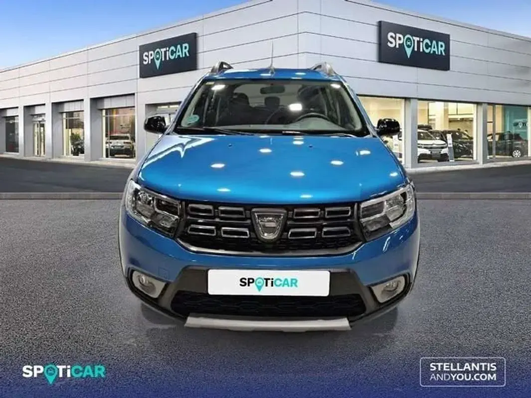 Usado Dacia Sandero Essentiel 75 CV (55 kW) 2020 Azul Utilitario